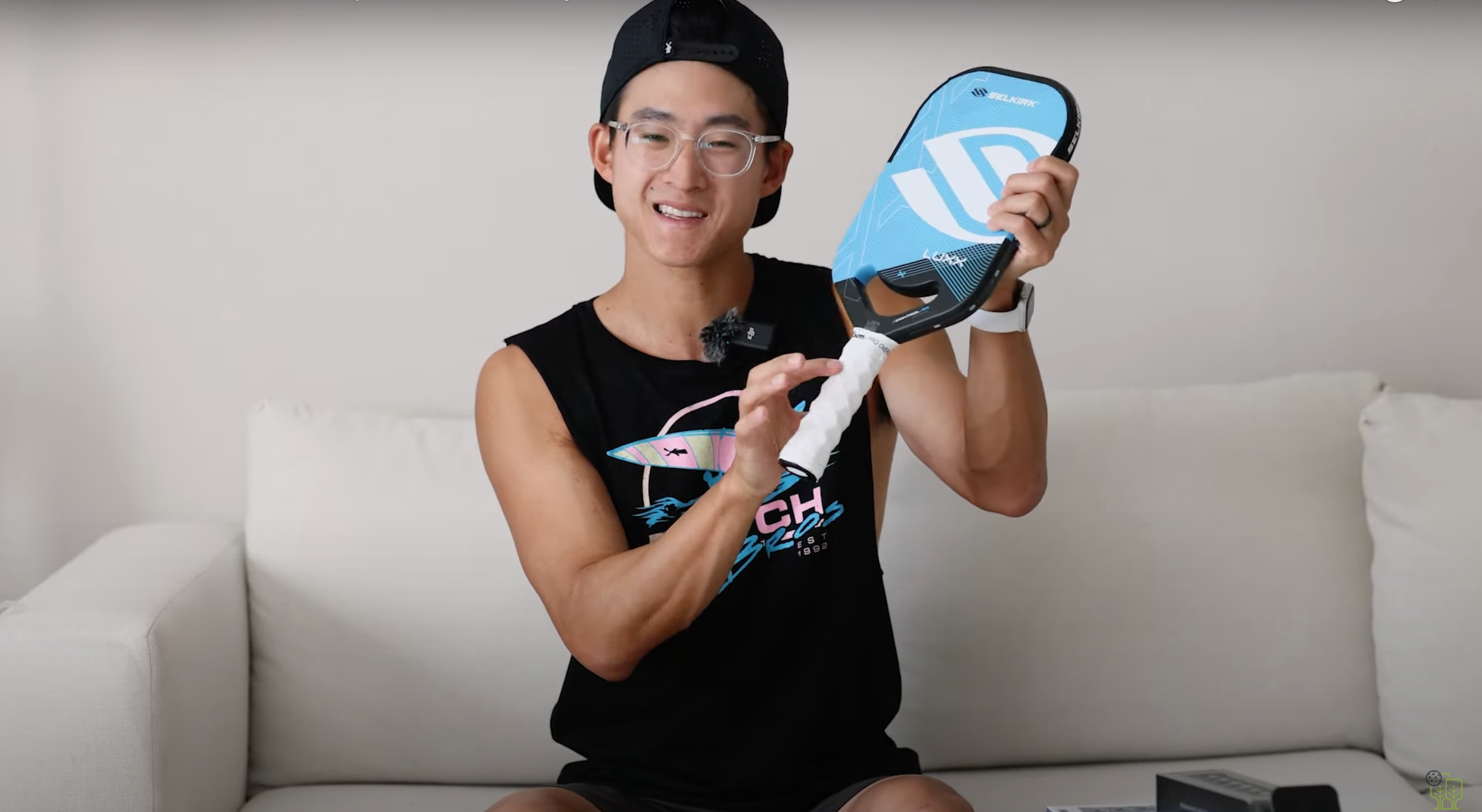 Load video: Upgrade your paddle with Hesacore Grip